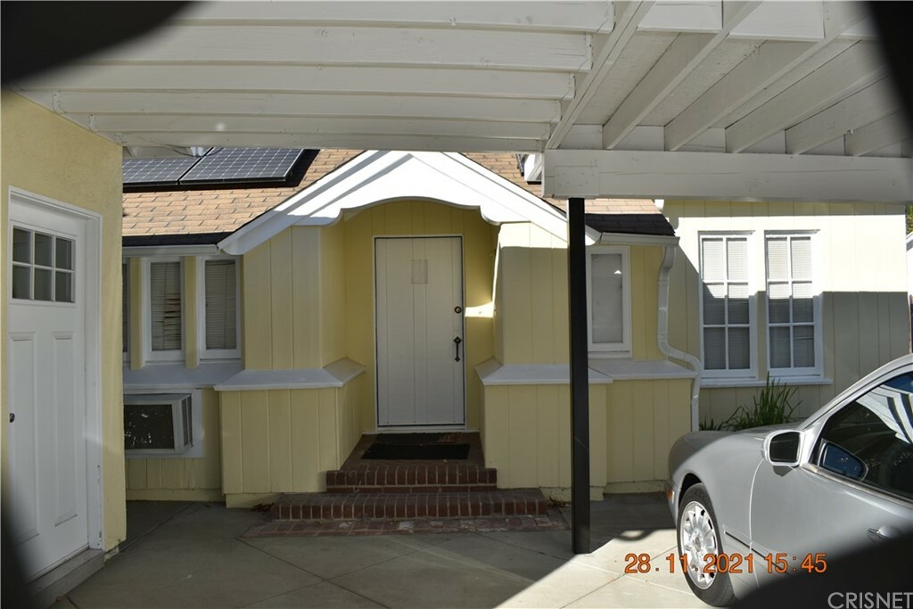 Property Photo: 13625 Califa Street CA 91401