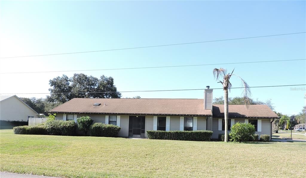 Property Photo:  943 Redwood Way  FL 33898 