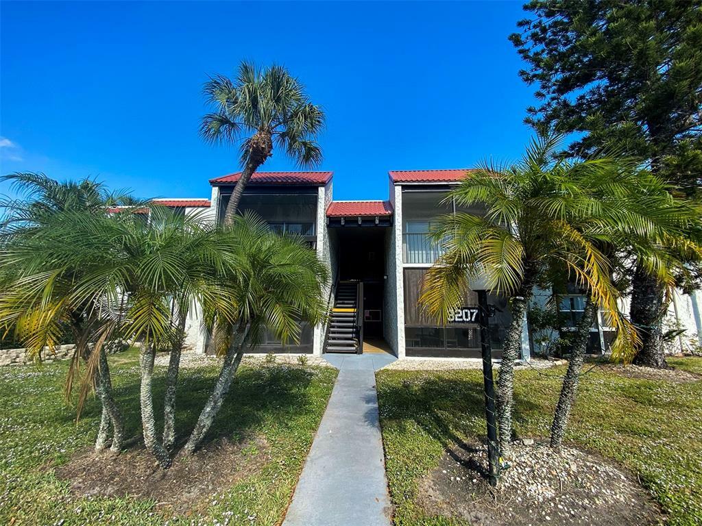 Property Photo:  3207 Beneva Road 102  FL 34232 