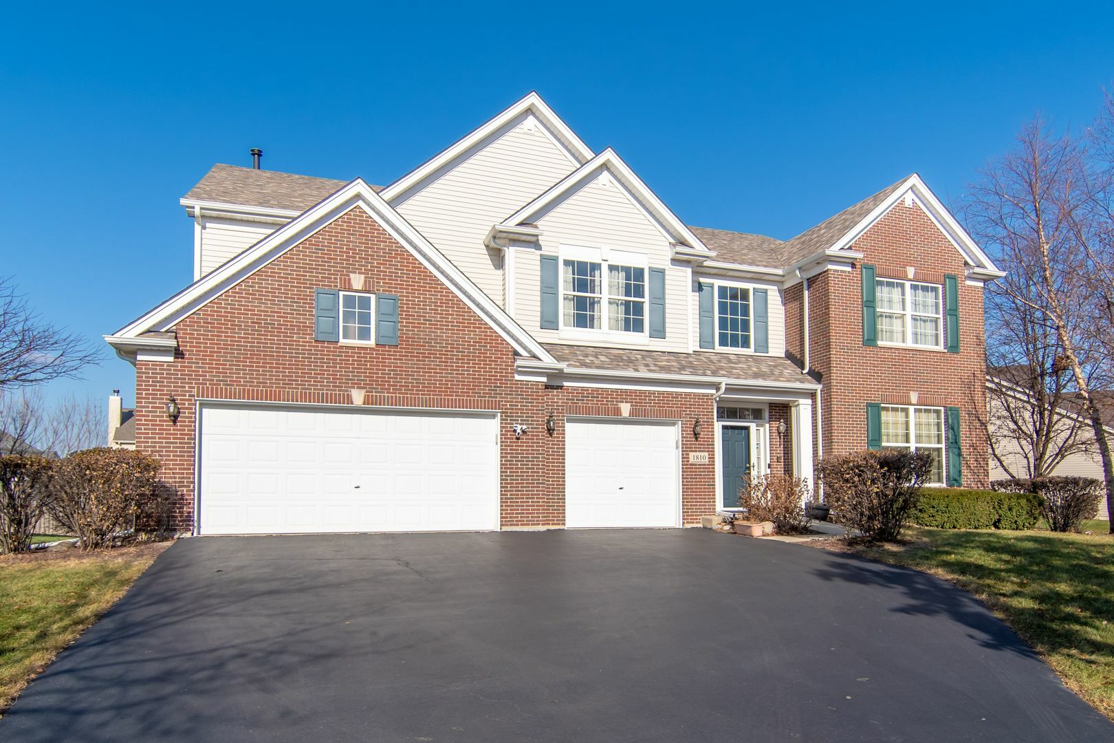 Property Photo: 1810 Raes Creek Drive IL 60490
