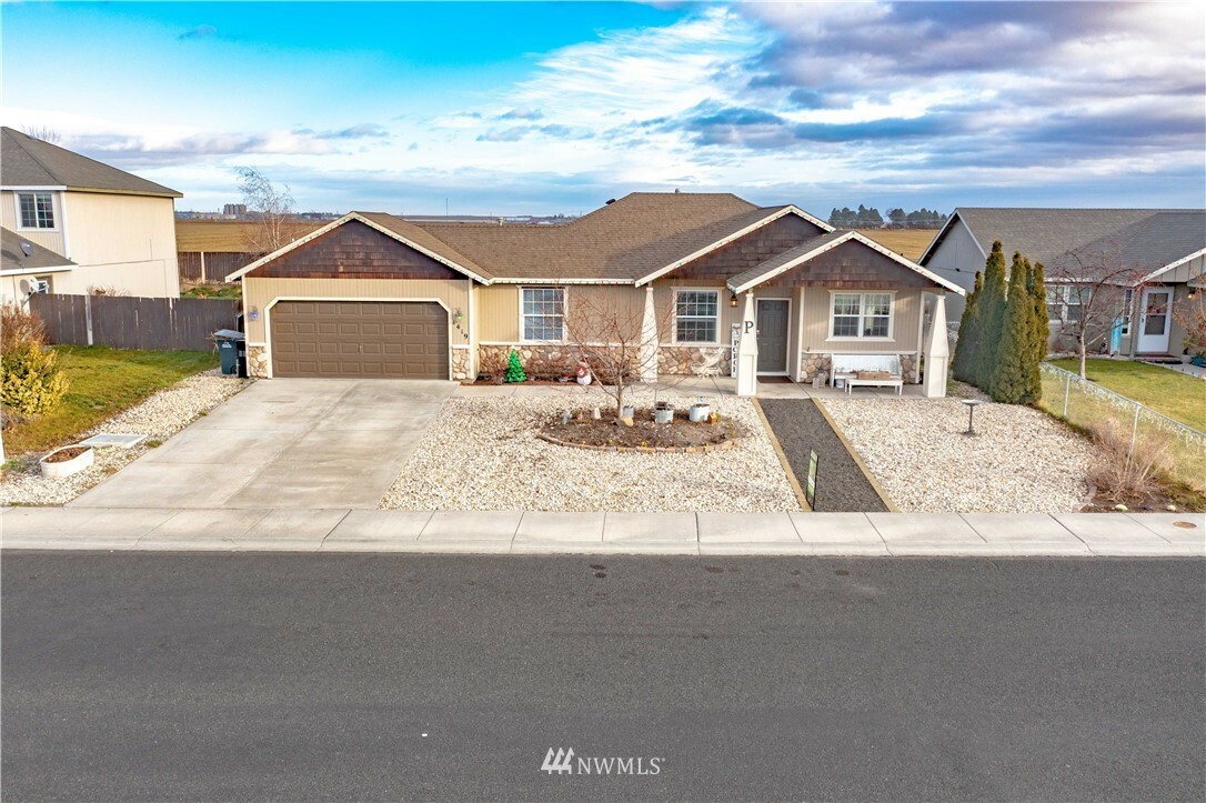 1419 S Husky Drive  Moses Lake WA 98837 photo