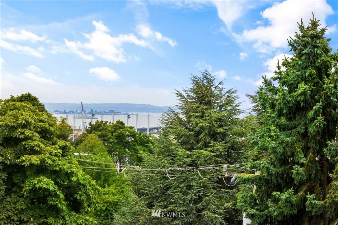 3238 14th Avenue W B  Seattle WA 98119 photo