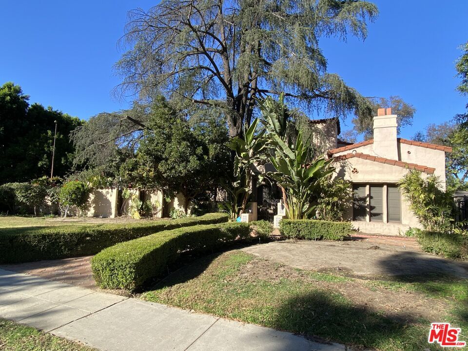 Property Photo: 10317 Valley Spring Ln CA 91602