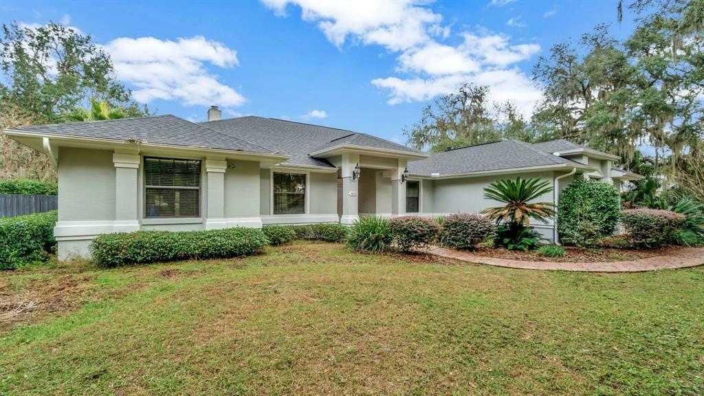 Property Photo:  5933 NE 67th Street  FL 34488 