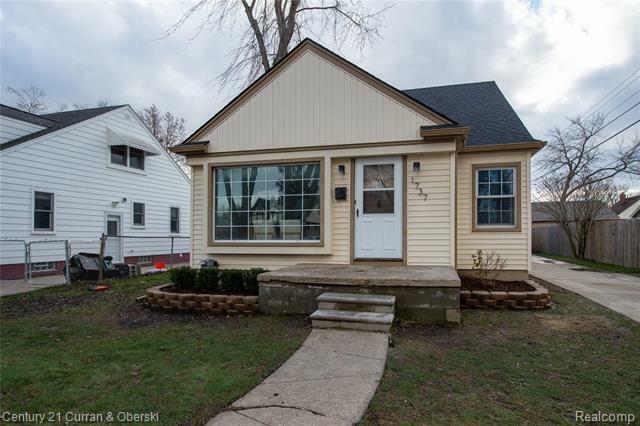 Property Photo:  1737 Cambridge Road  MI 48072 