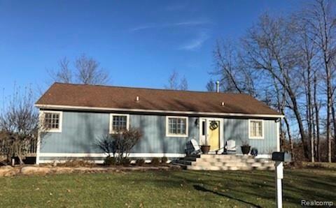 Property Photo:  798 Gravel Ridge Road  MI 48367 