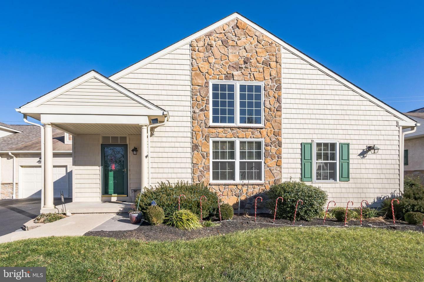 Property Photo: 112 Arbour Court PA 19454