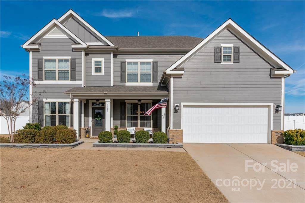 Property Photo: 1301 Oakhurst Drive NC 28173