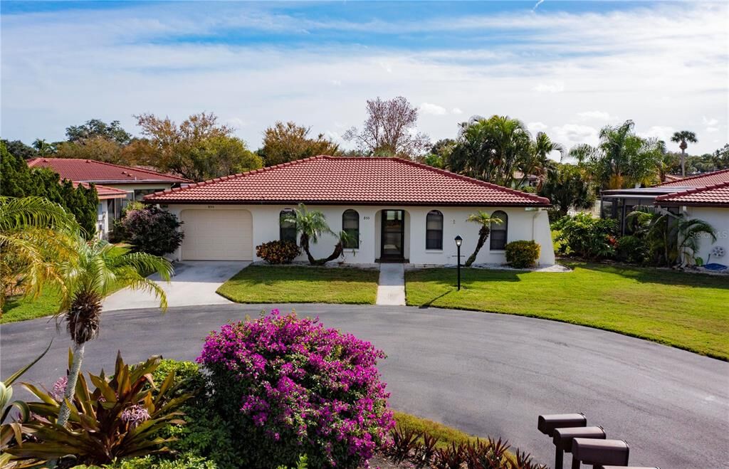 Property Photo: 855 Senda Plata 17 FL 34293