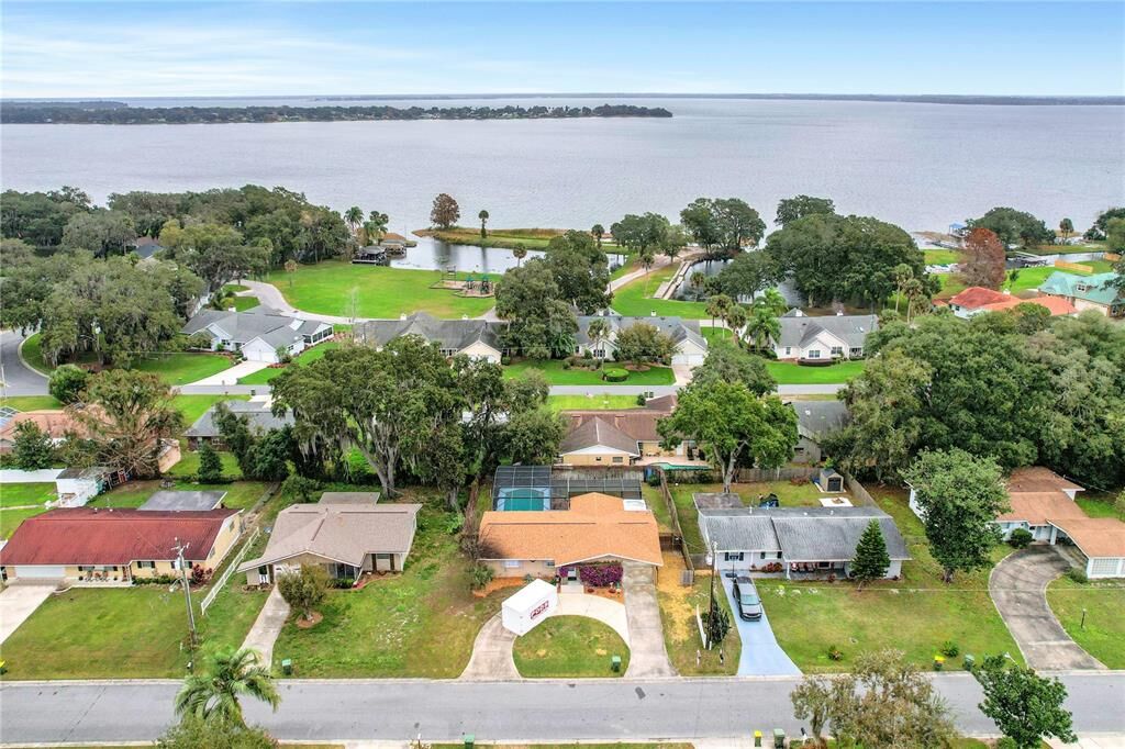 Property Photo:  1314 Lee Court  FL 34748 