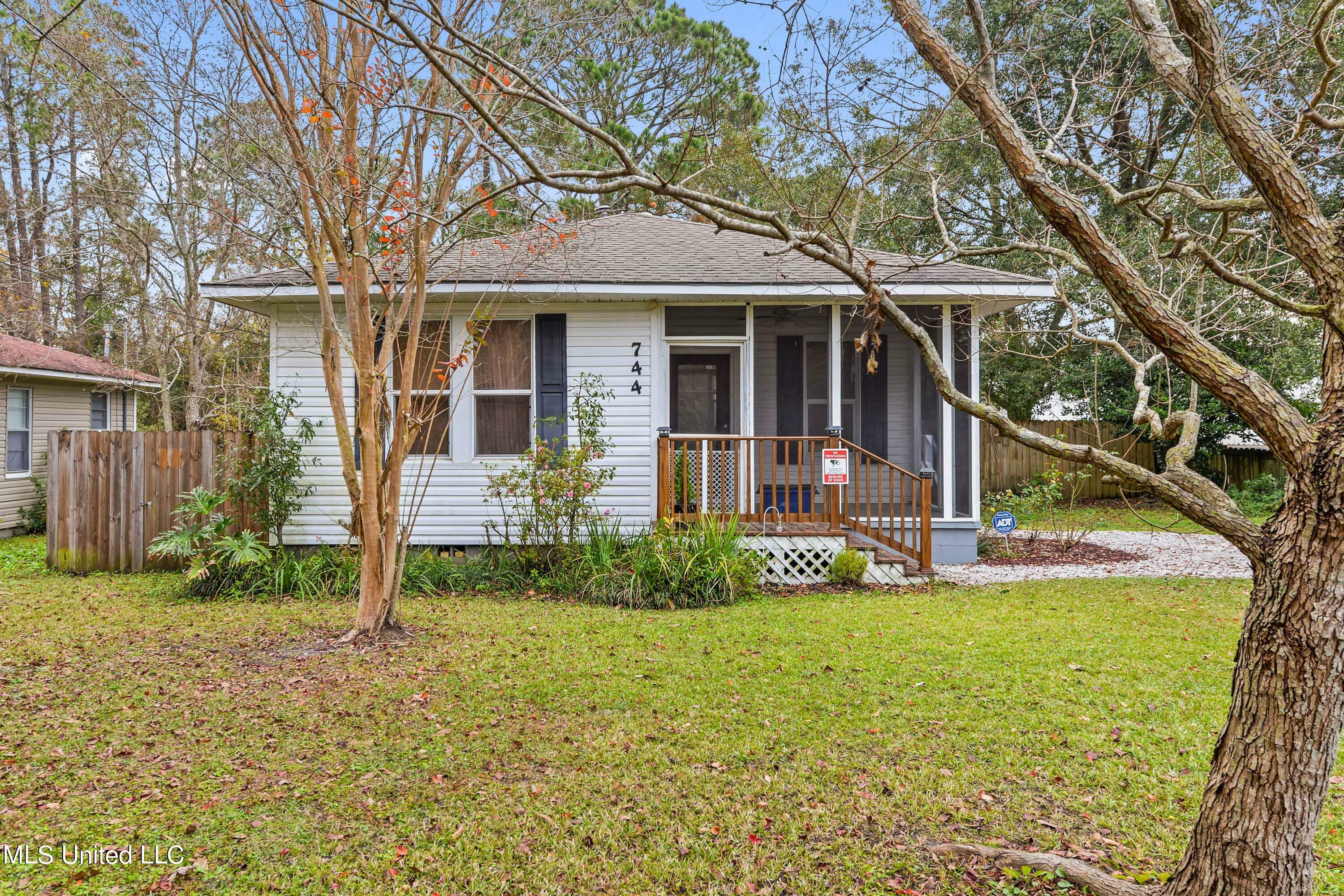 744 Oakleigh Avenue  Gulfport MS 39507 photo