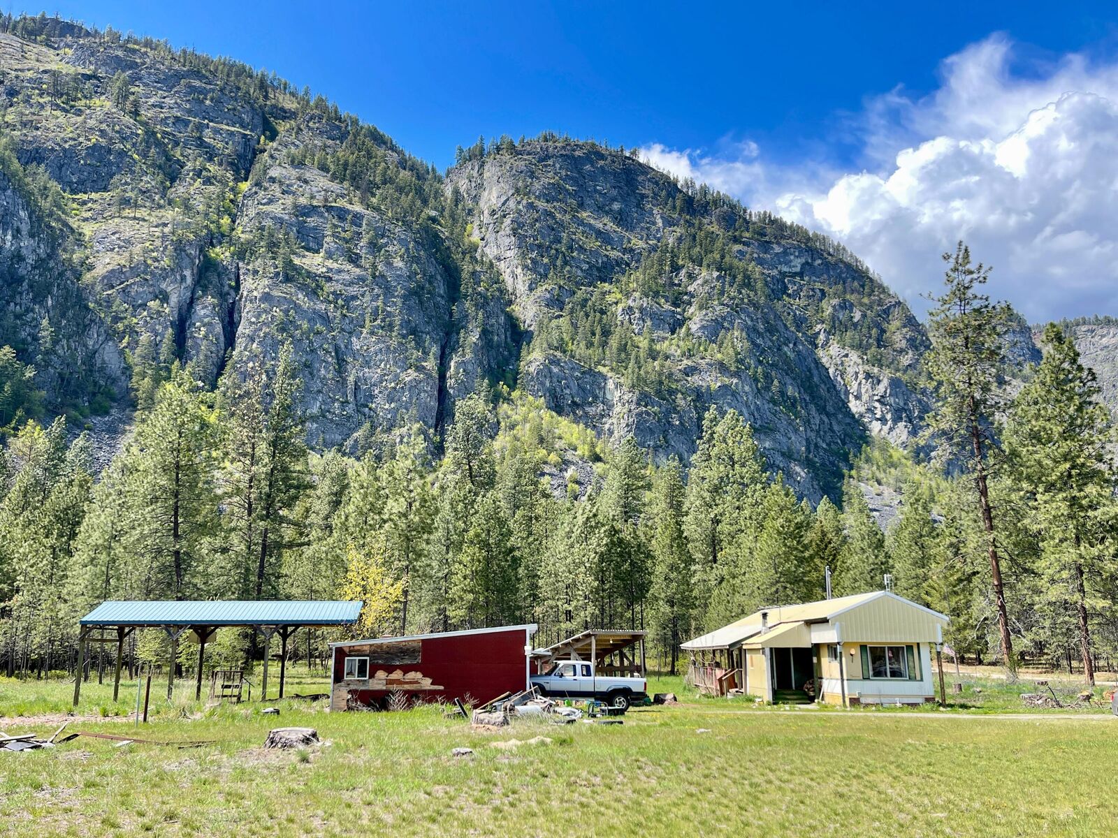 Property Photo:  5 Stecker Rd  WA 99146 