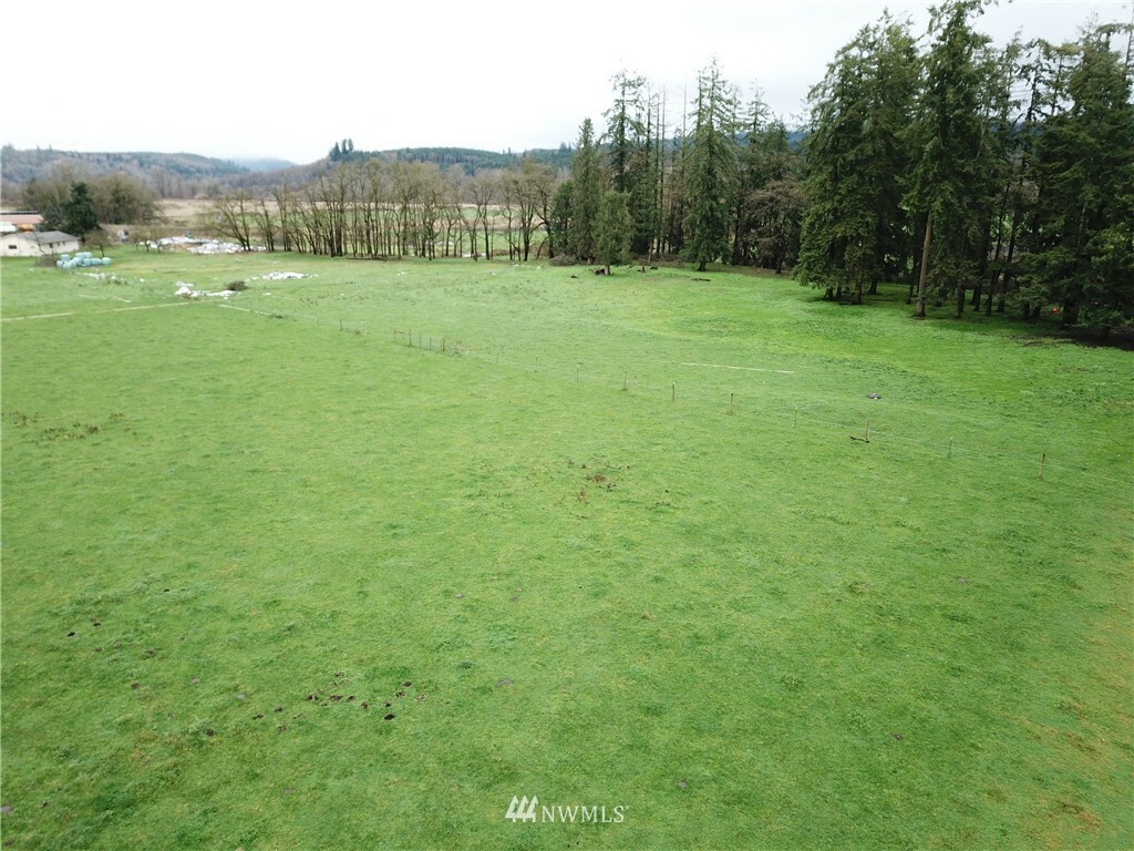 Property Photo:  1087 South Bank Road  WA 98568 