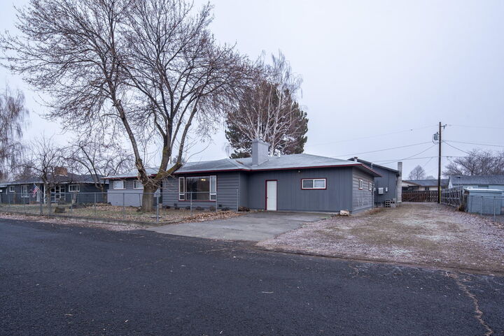 730 SE Idlewood Street  Prineville OR 97754 photo