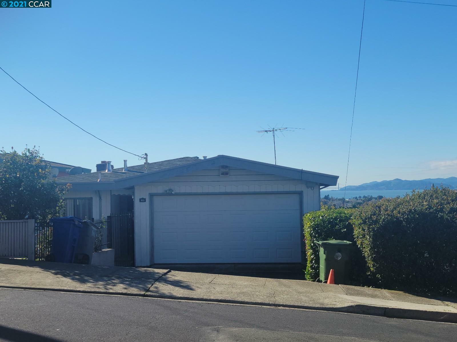 Property Photo: 903 Avis Dr CA 94530