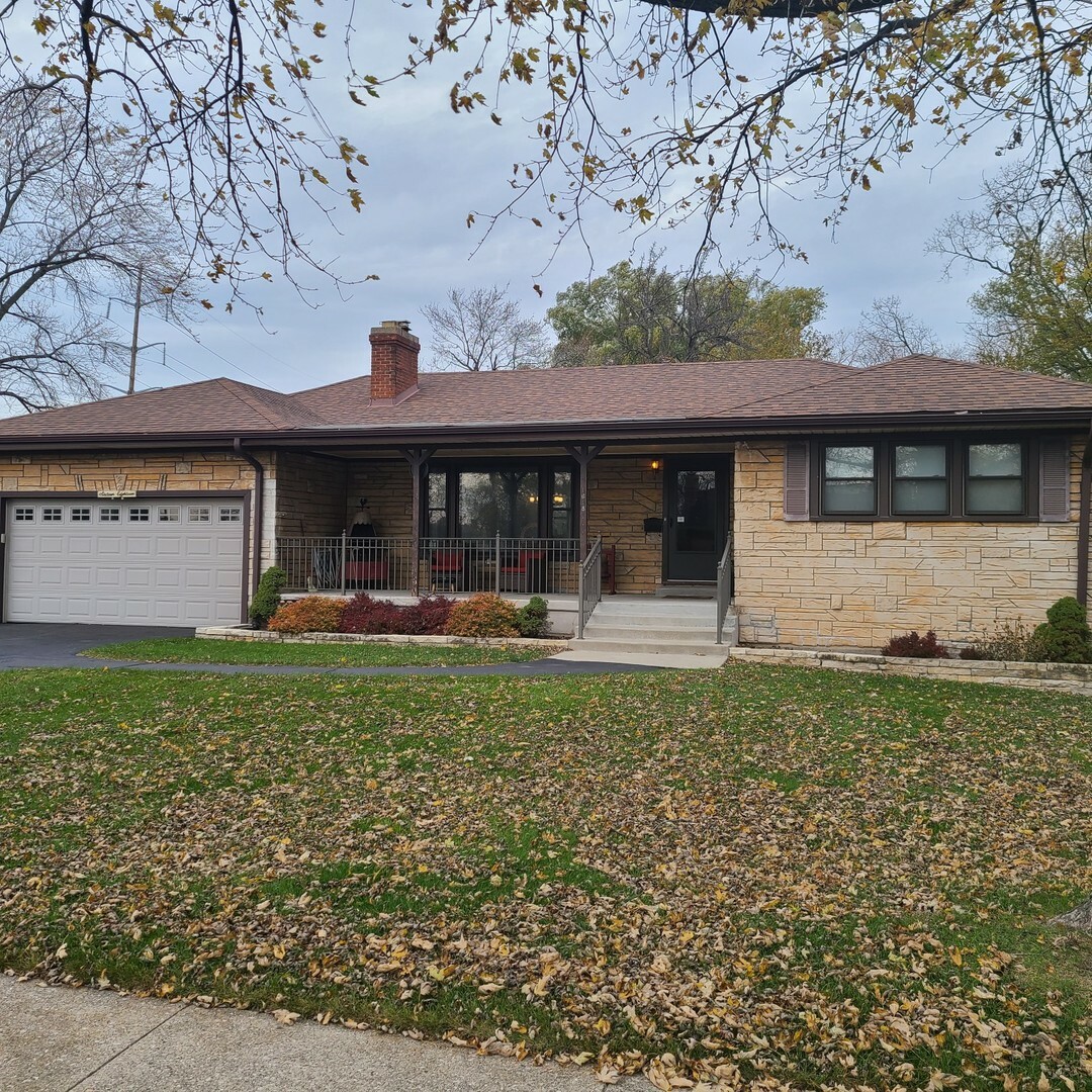 Property Photo:  1618 Greenleaf Avenue  IL 60018 