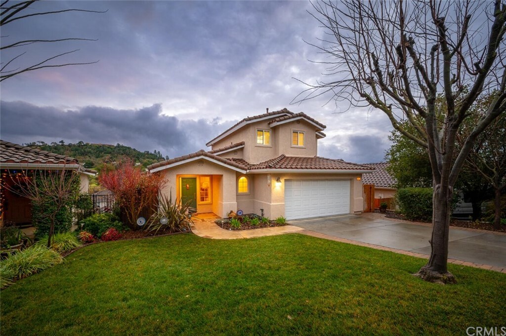 Property Photo:  8622 La Espuela Court  CA 93422 