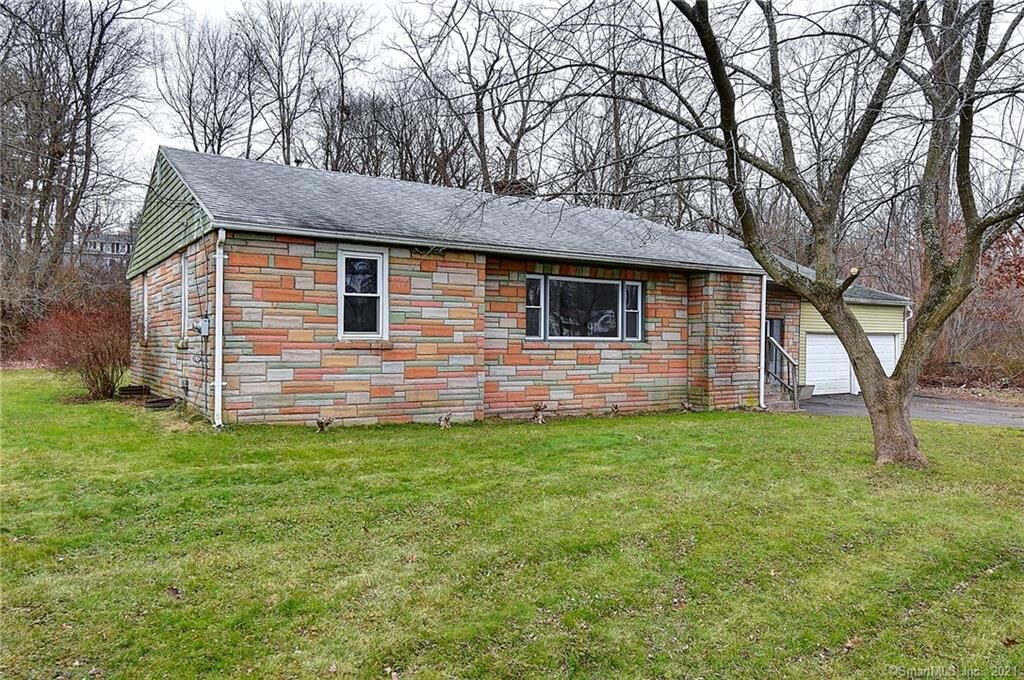 Property Photo: 30 Ann Place CT 06450