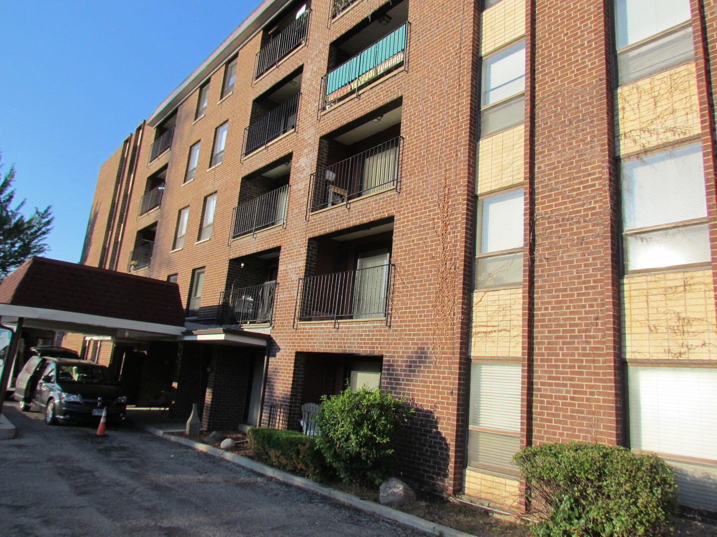 Property Photo: 6330 Lincoln Avenue 5L IL 60053