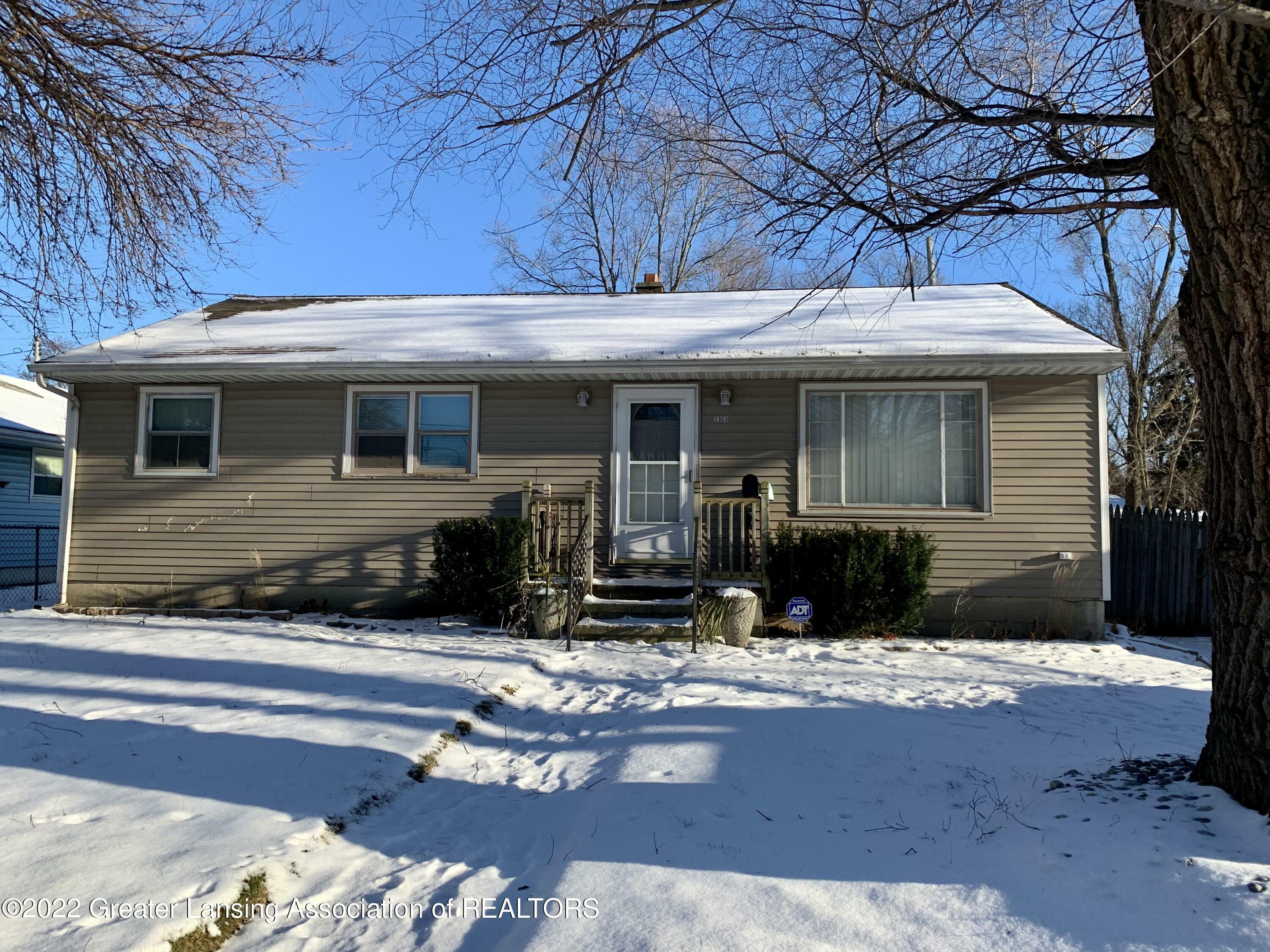 Property Photo:  2903 S Washington Avenue  MI 48910 