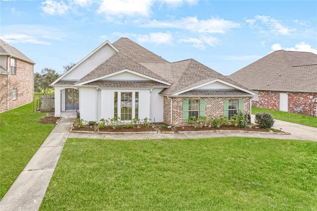 Property Photo: 108 Oxbow Drive LA 70068