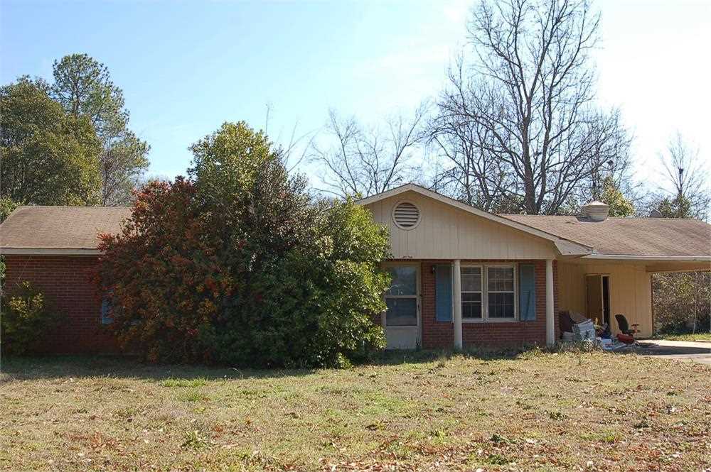 Property Photo: 108 Thorndale Dr GA 31093