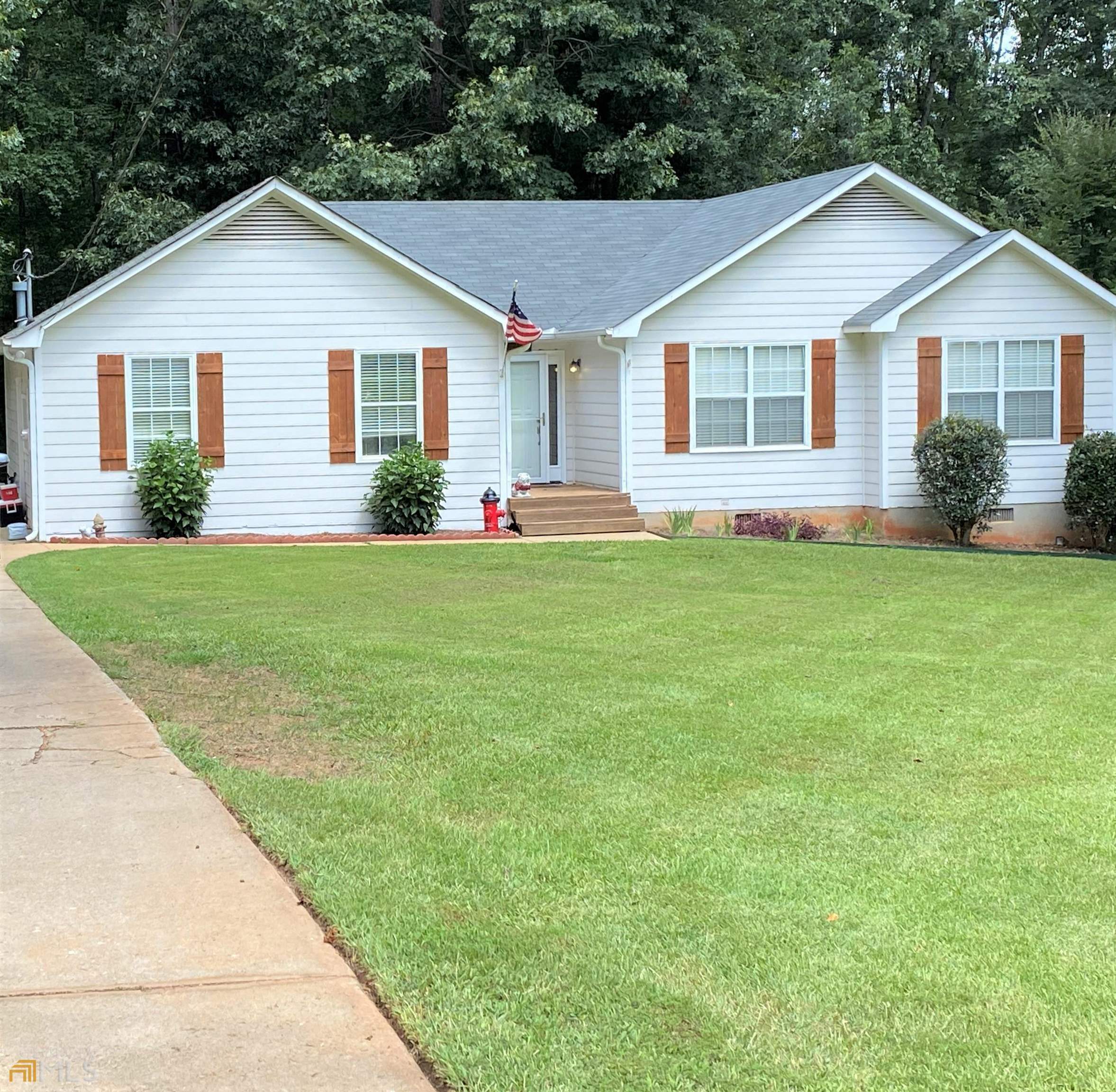 Property Photo:  195 Oxford Road  GA 30223 