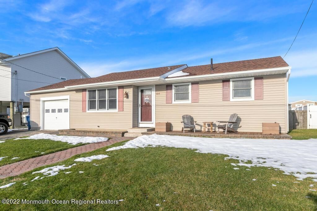 Property Photo: 105 E Raritan Drive NJ 08087