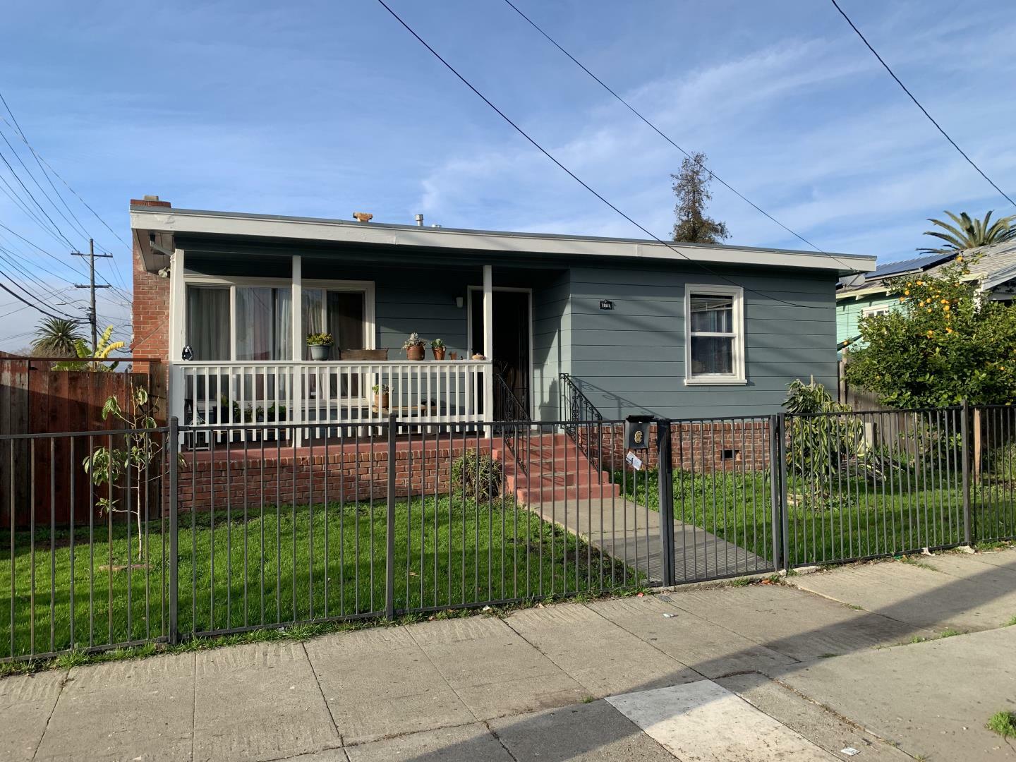 Property Photo:  1901 96th Avenue  CA 94603 