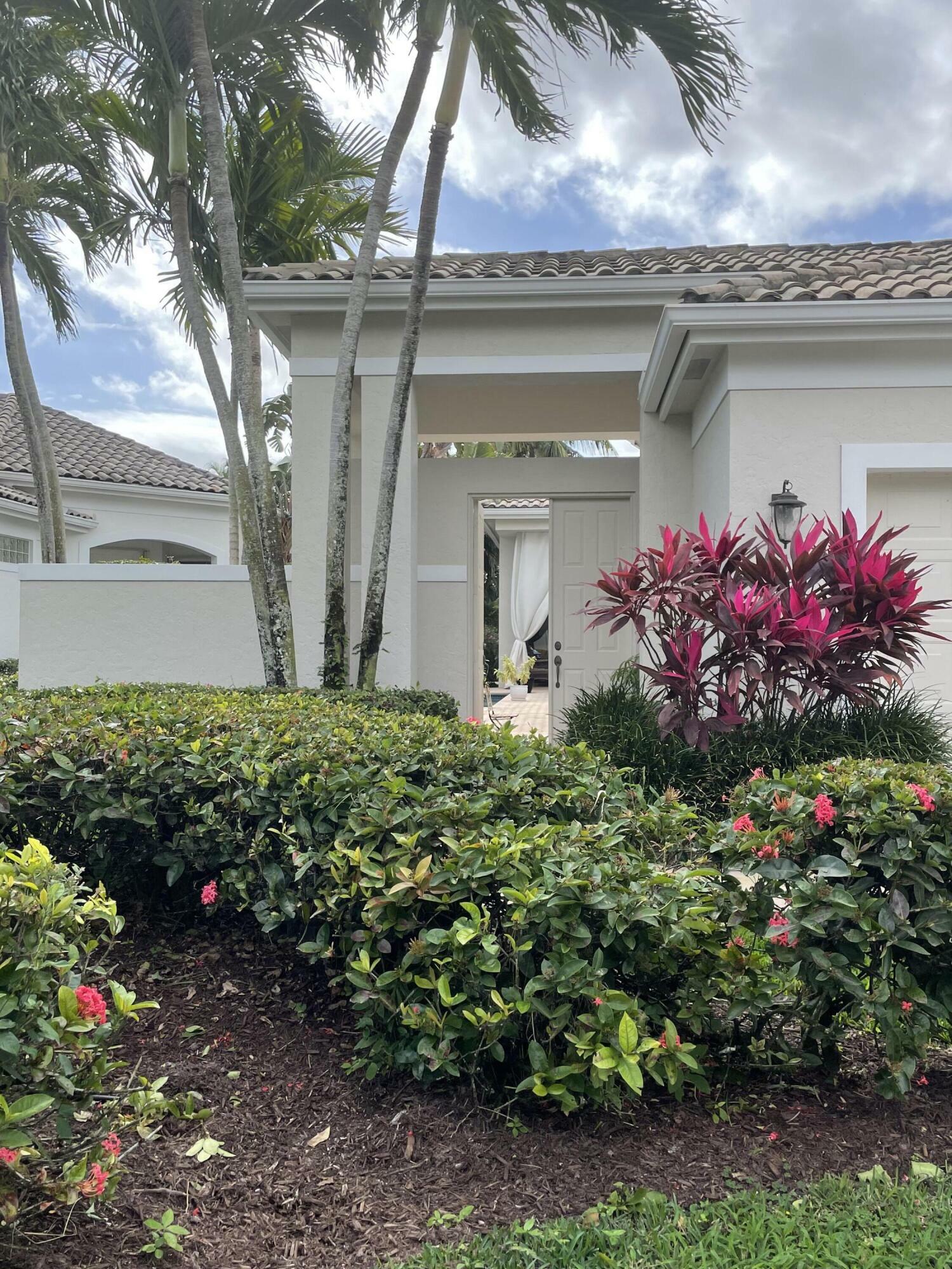 Property Photo: 2416 NW 67th Street NW FL 33496