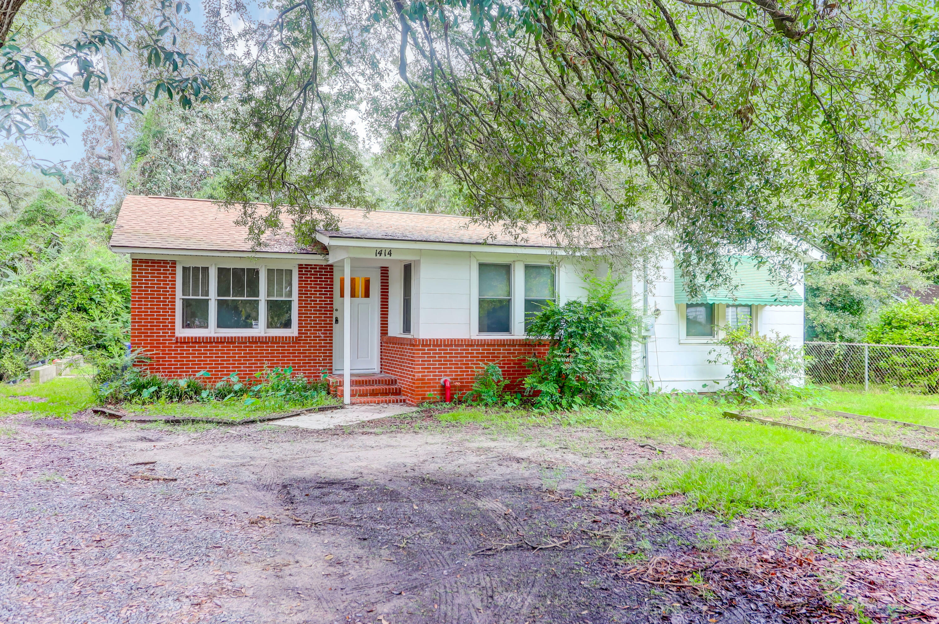 Property Photo:  1414 Orange Grove Road  SC 29407 