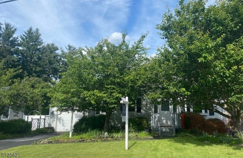 Property Photo:  7 Lake Dr  NJ 07945 