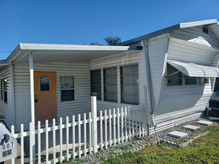 Property Photo:  30 Oakwood  FL 34208 