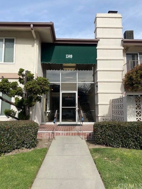 Property Photo:  1349 Shadow Lane J  CA 92831 