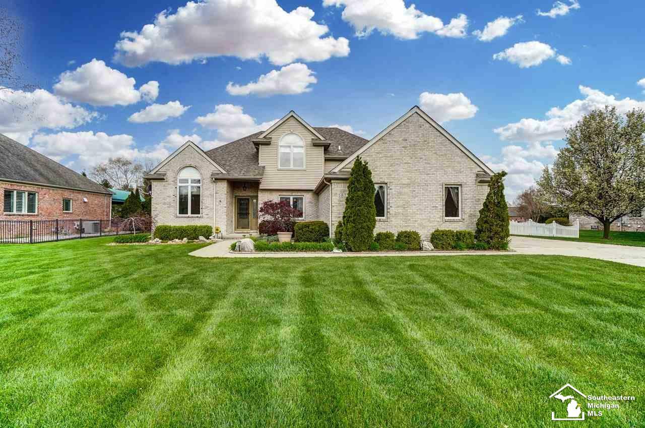 Property Photo:  187 Golfview Way  MI 48162 