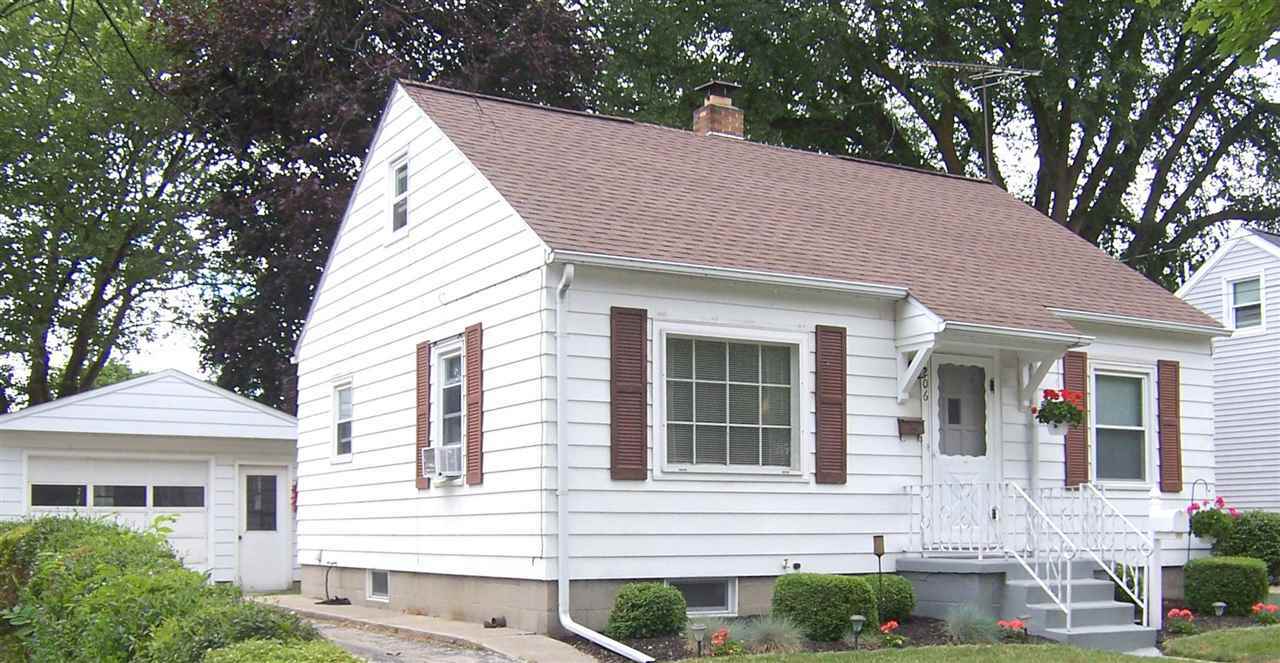 Property Photo:  206 Hall Street  MI 48732 