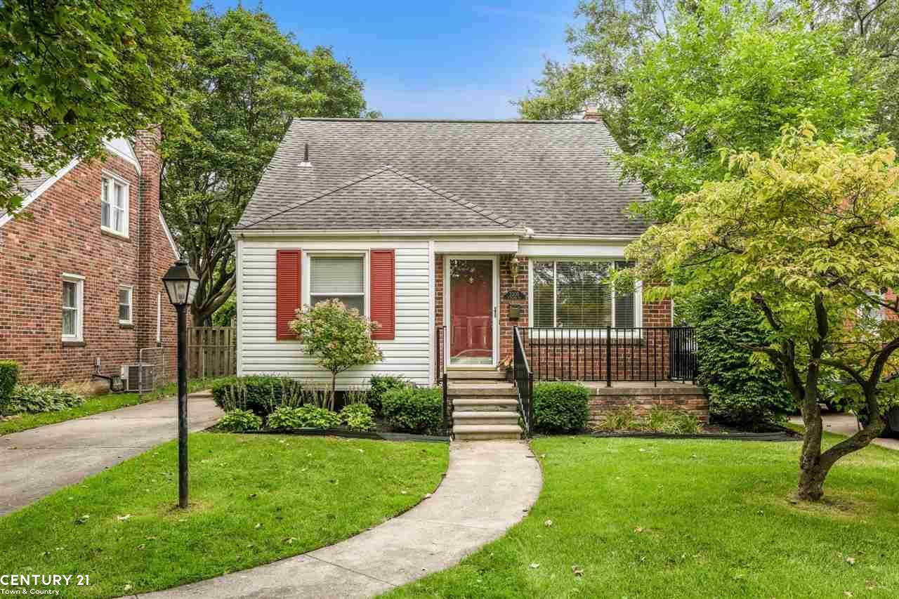 Property Photo:  2305 N Wilson Ave  MI 48073 