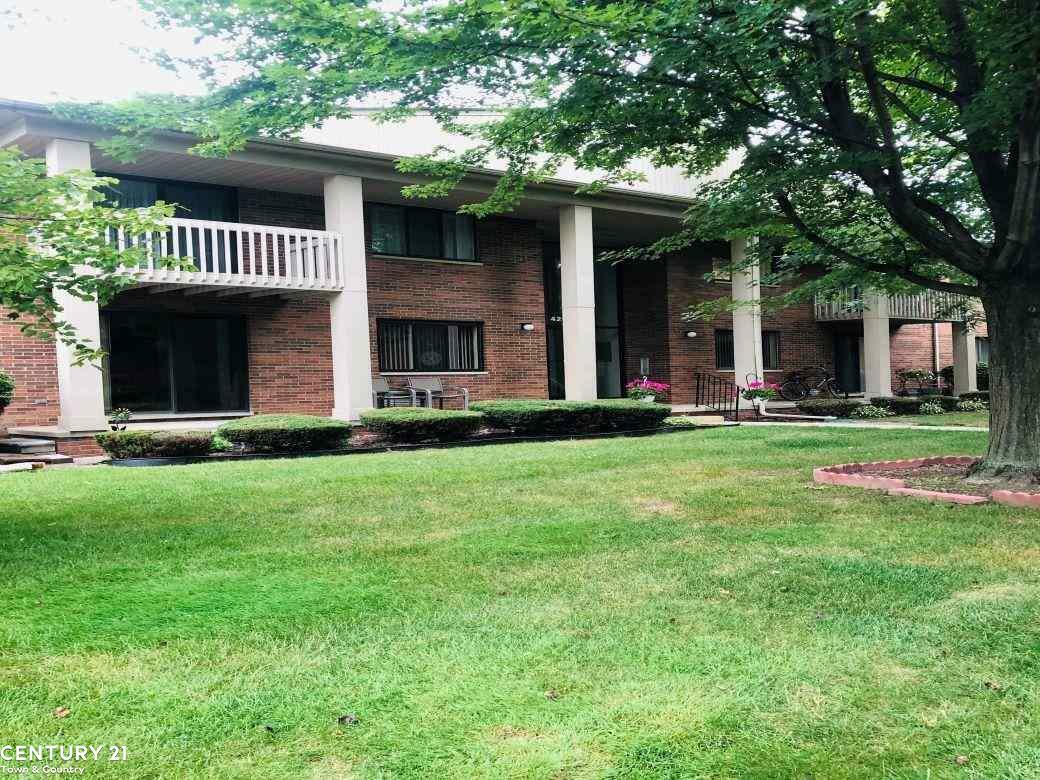 Property Photo:  42188 Toddmark Ln #2  MI 48038 