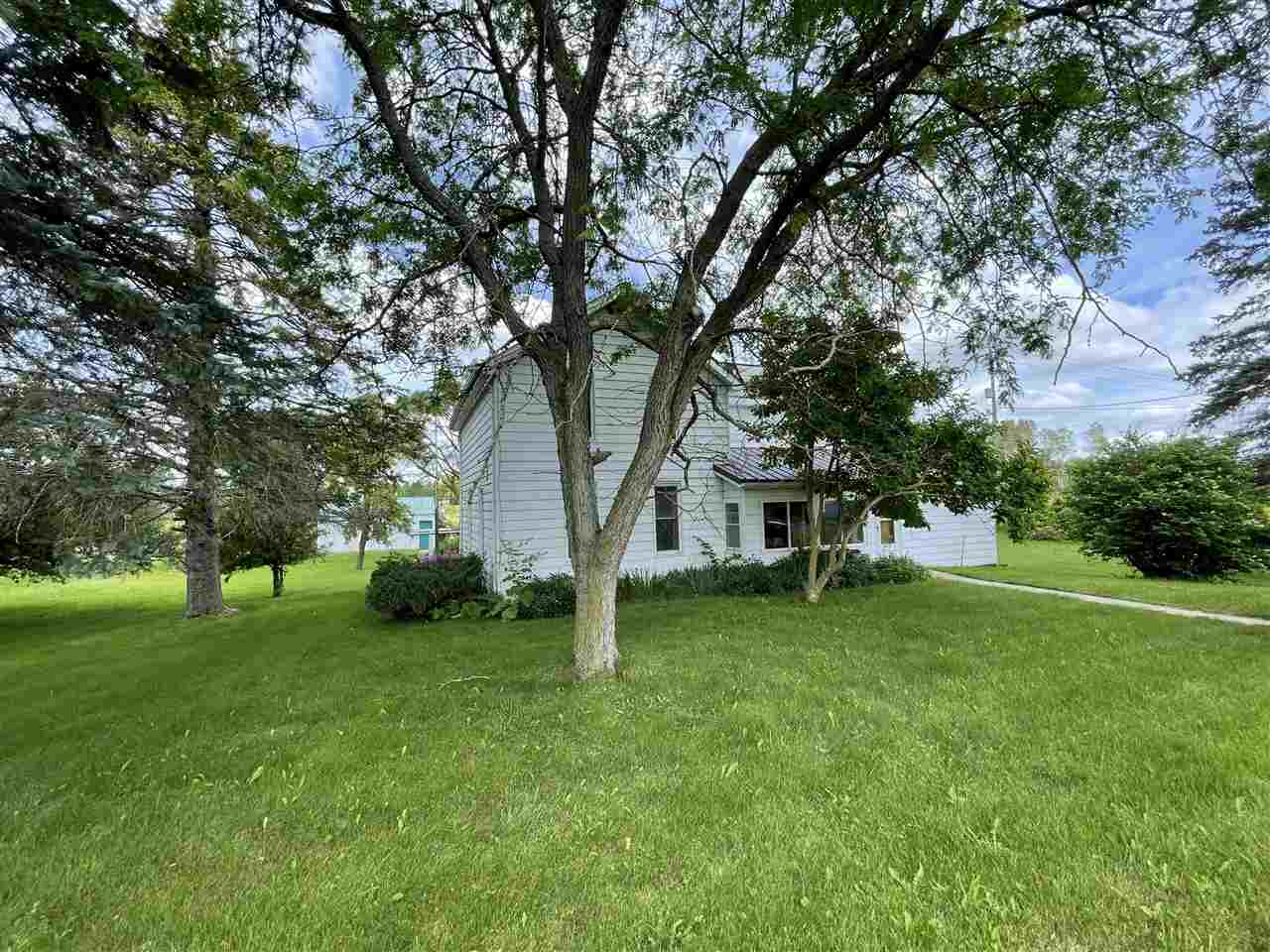 Property Photo:  5015 E Dover  MI 48617 