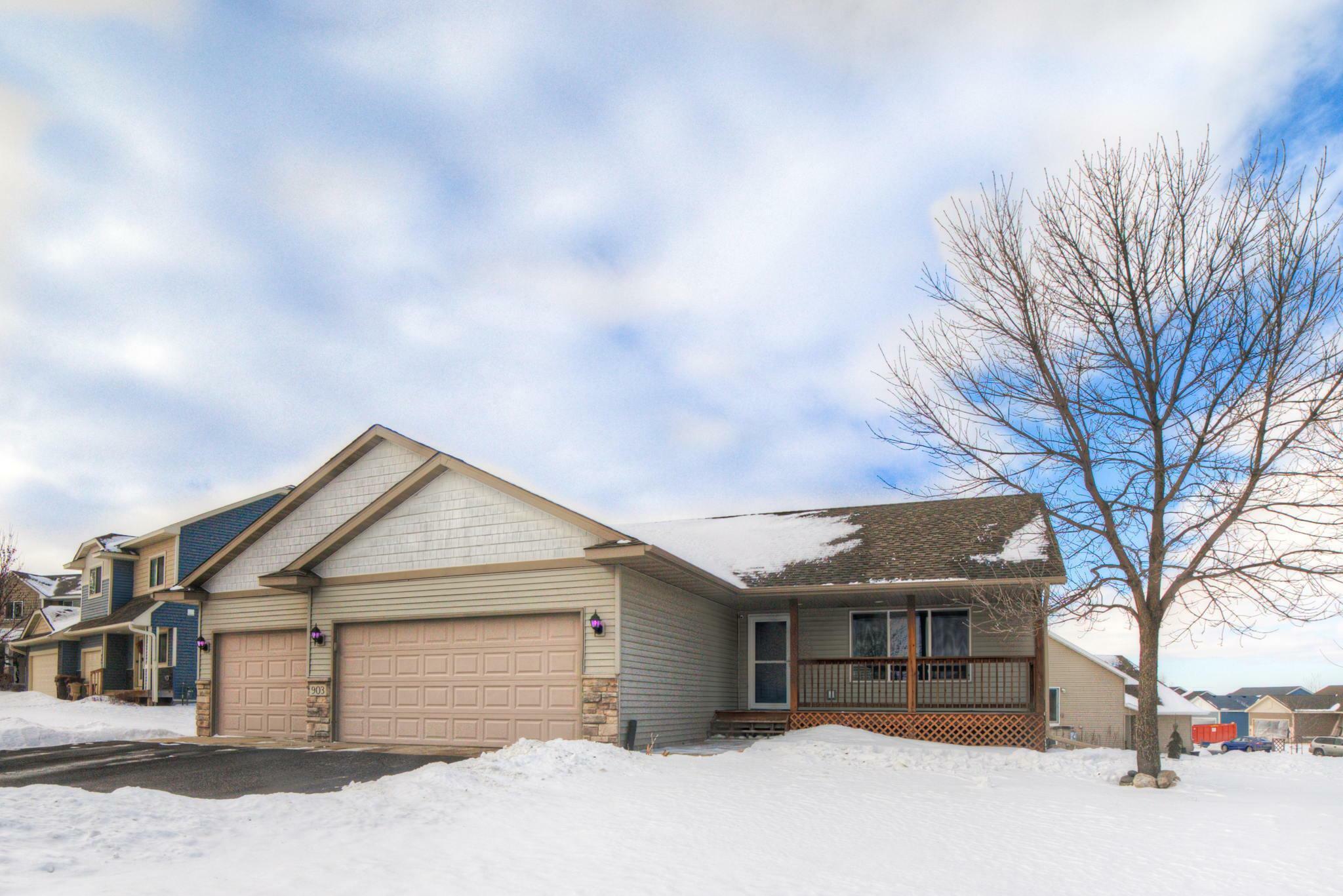 Property Photo:  903 Wyatt Circle  MN 55363 