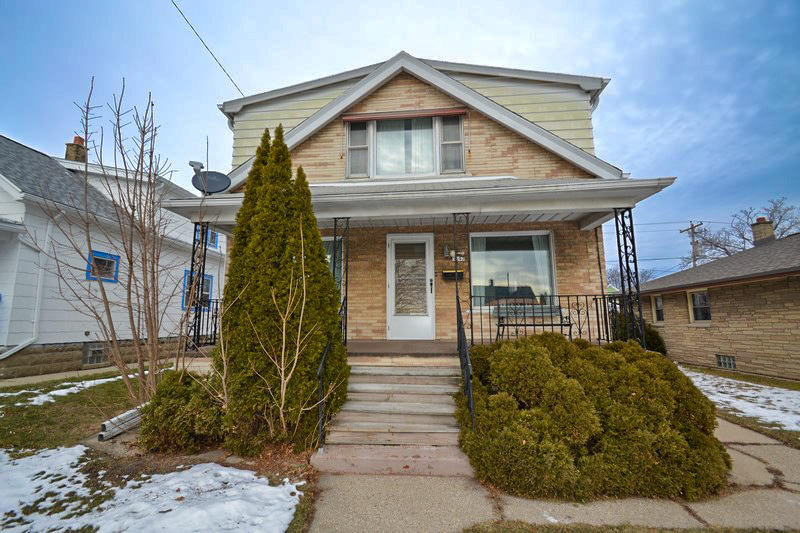 Property Photo: 3642 E Underwood Ave WI 53110