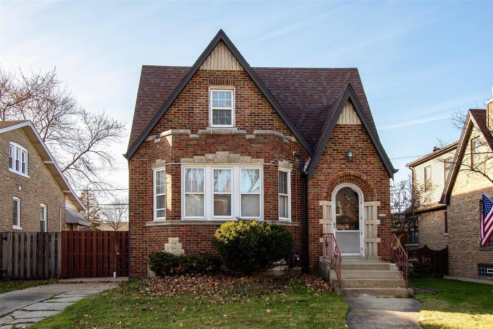 Property Photo: 5026 N Menard Avenue IL 60630