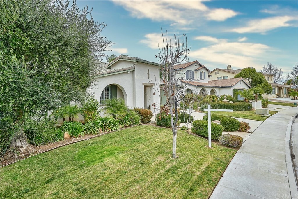 Property Photo:  34799 Vineyard Green Court  CA 92596 