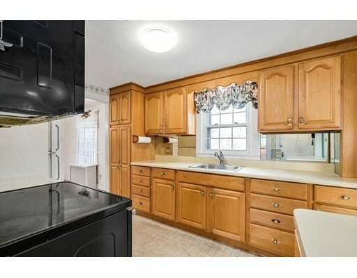 Property Photo: 462 Grove St MA 02184