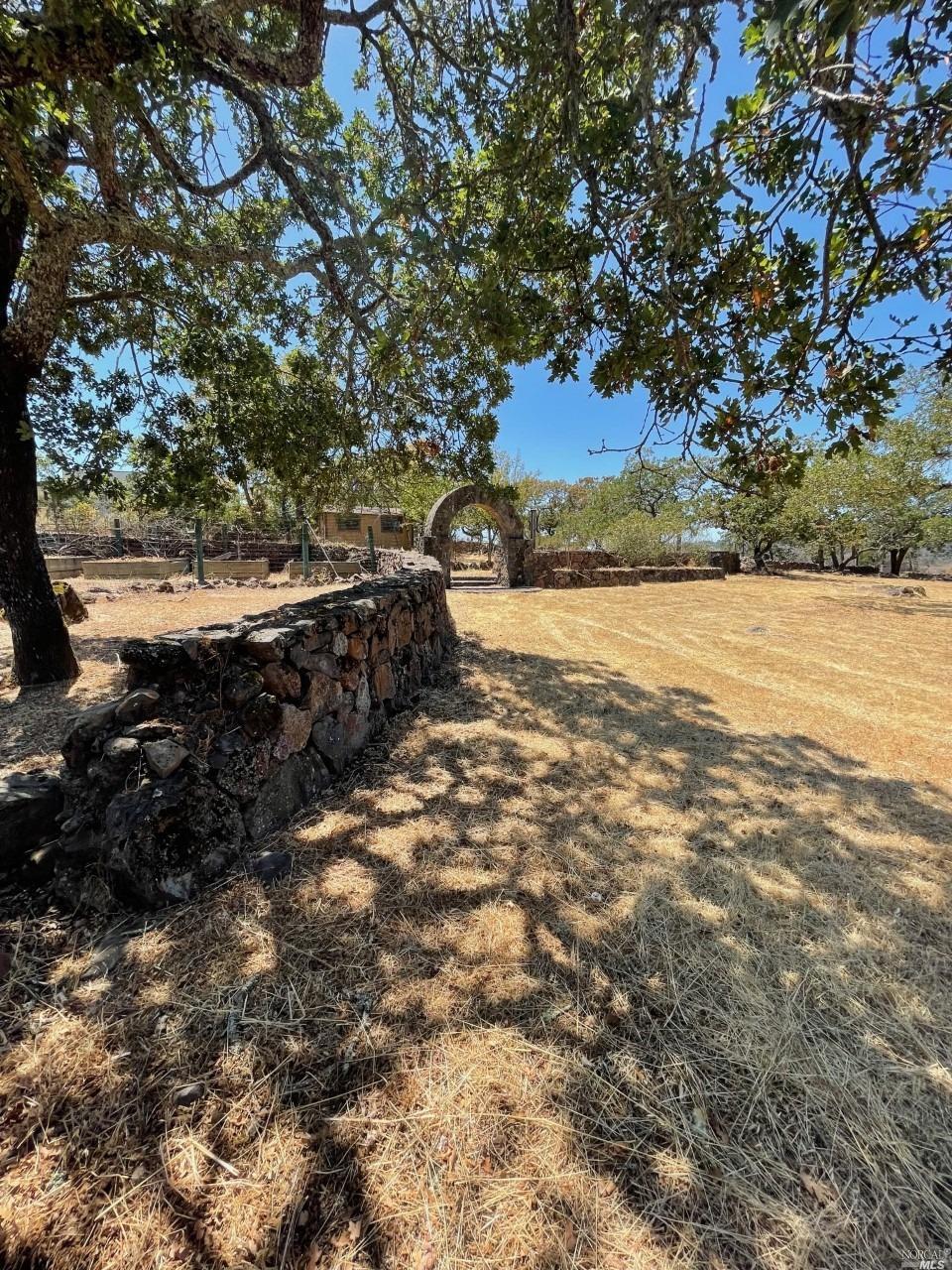 Property Photo:  975 Via Roble  CA 95452 