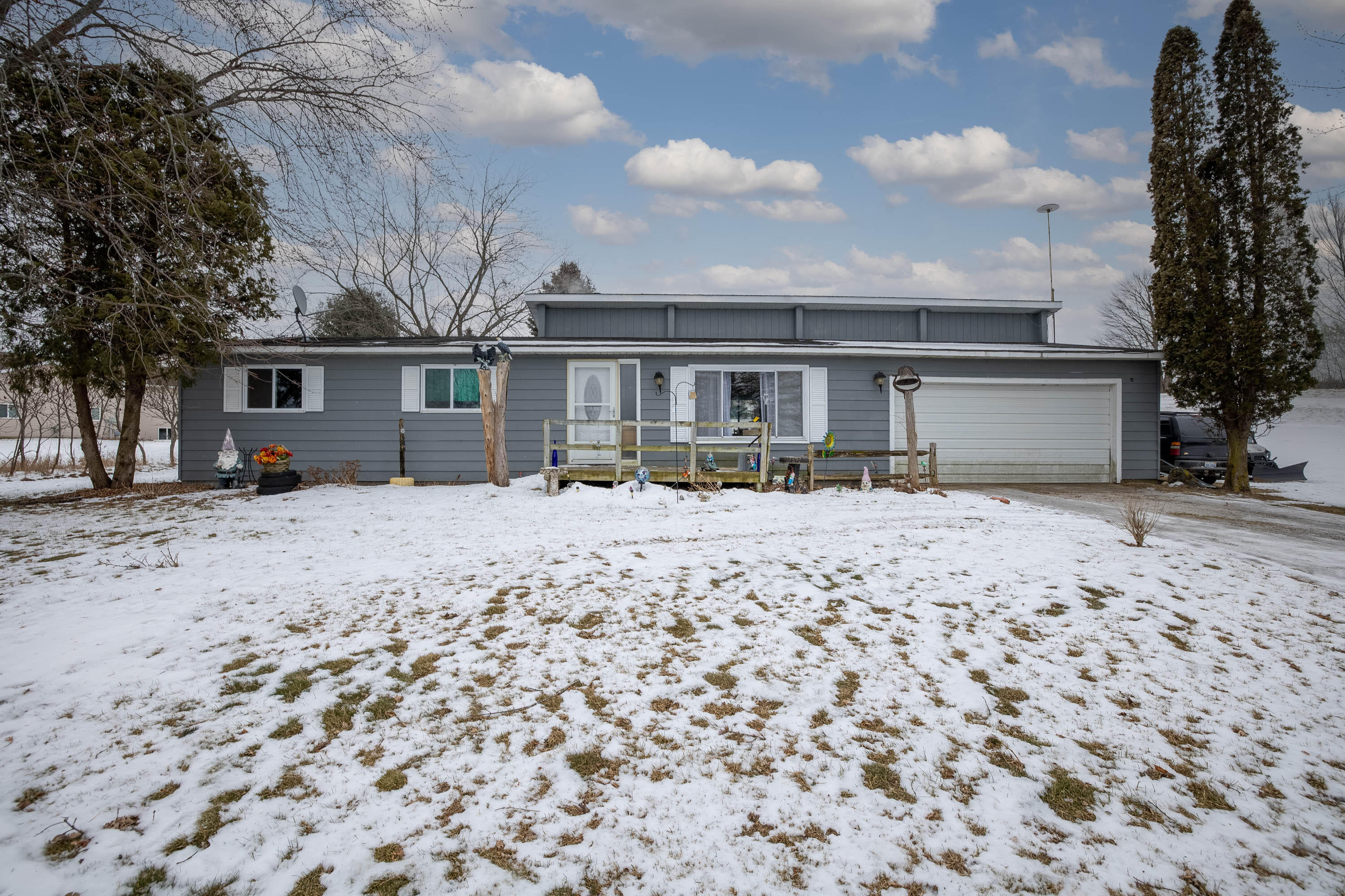 Property Photo: 1191 S Clubhouse Drive MI 48893