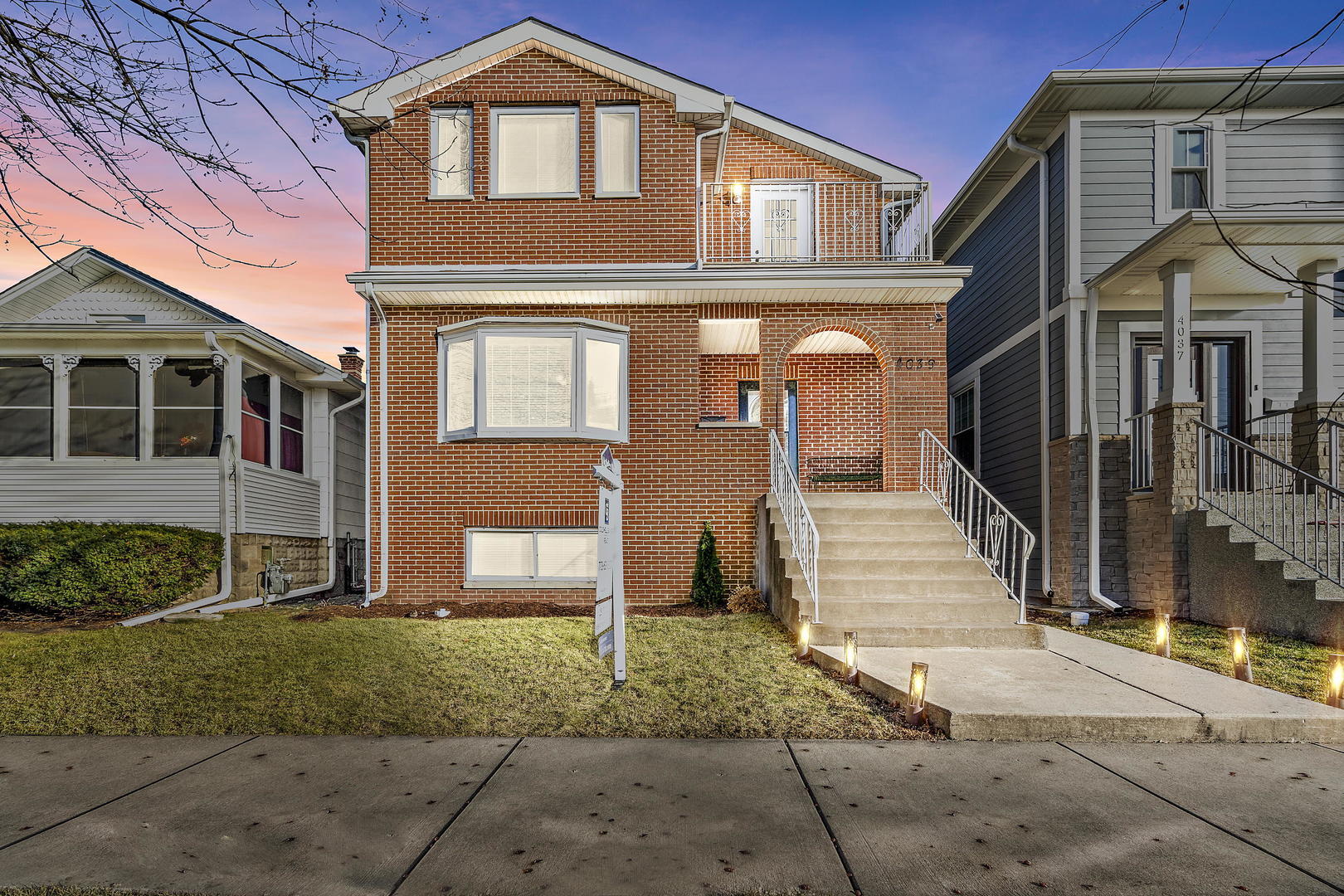 Property Photo: 4039 N Overhill Avenue IL 60706