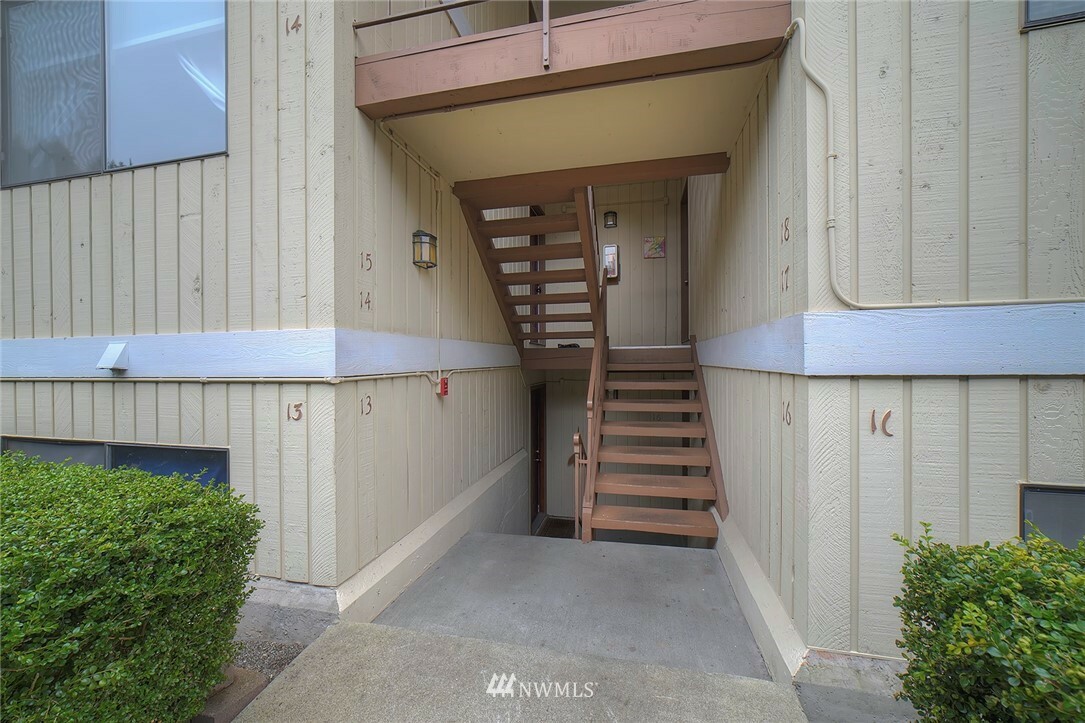 Property Photo:  26425 Pennsylvania Avenue NE 14  WA 98346 