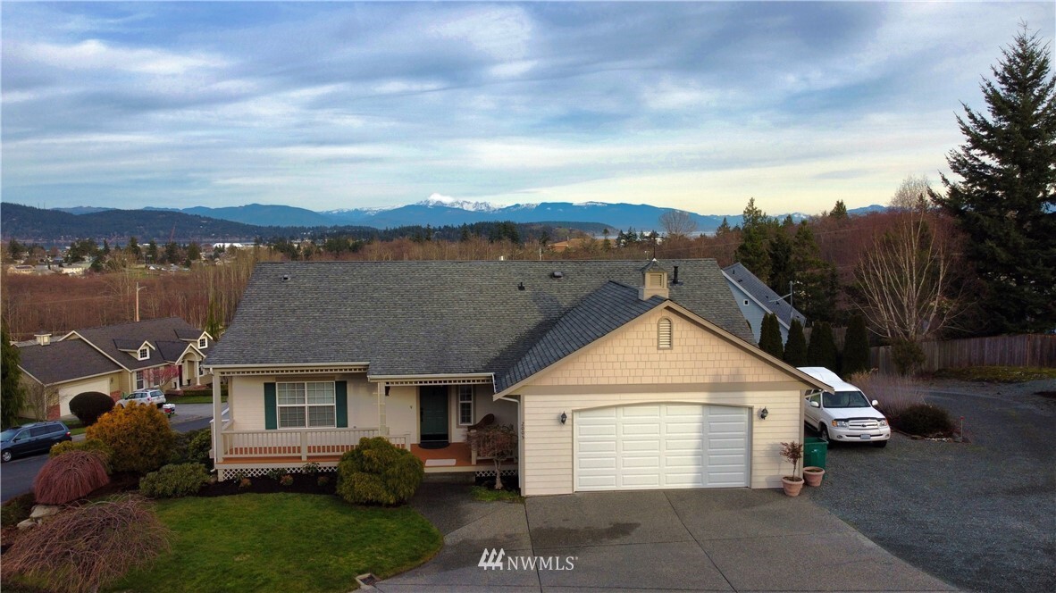Property Photo:  2005 C Avenue  WA 98221 