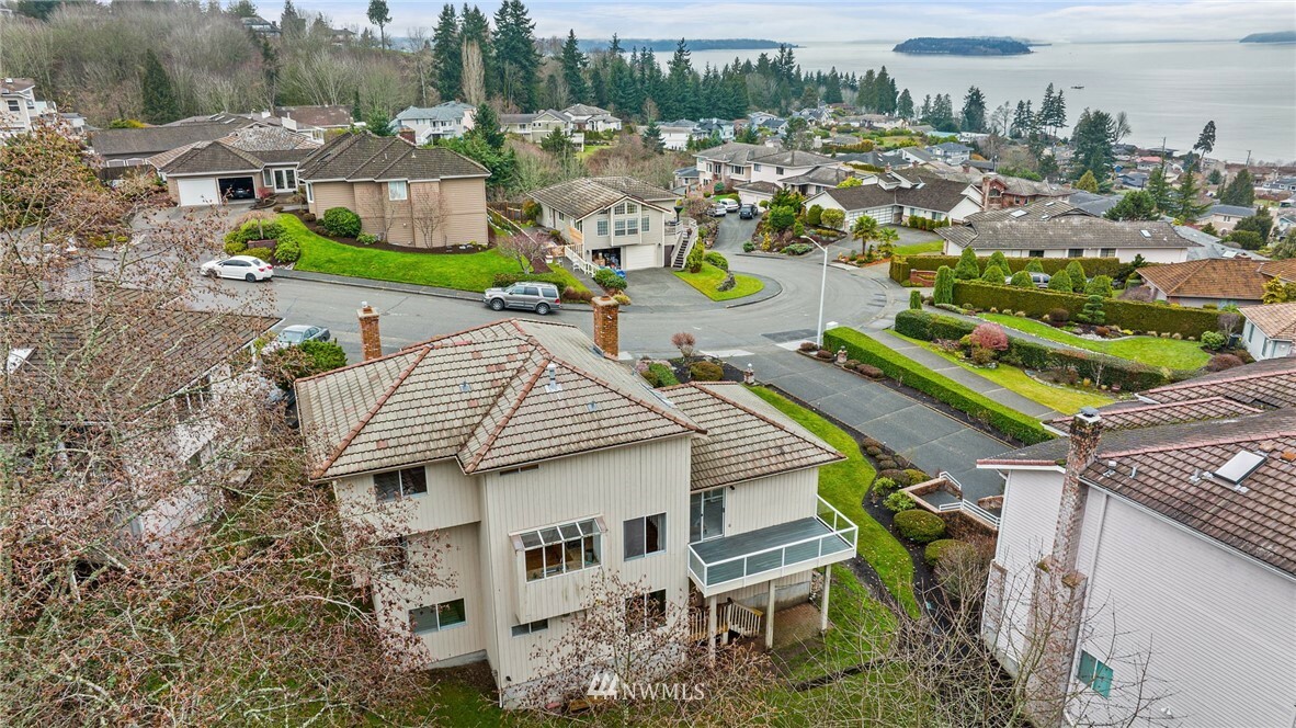 Property Photo:  1623 Edgemoor Lane  WA 98203 